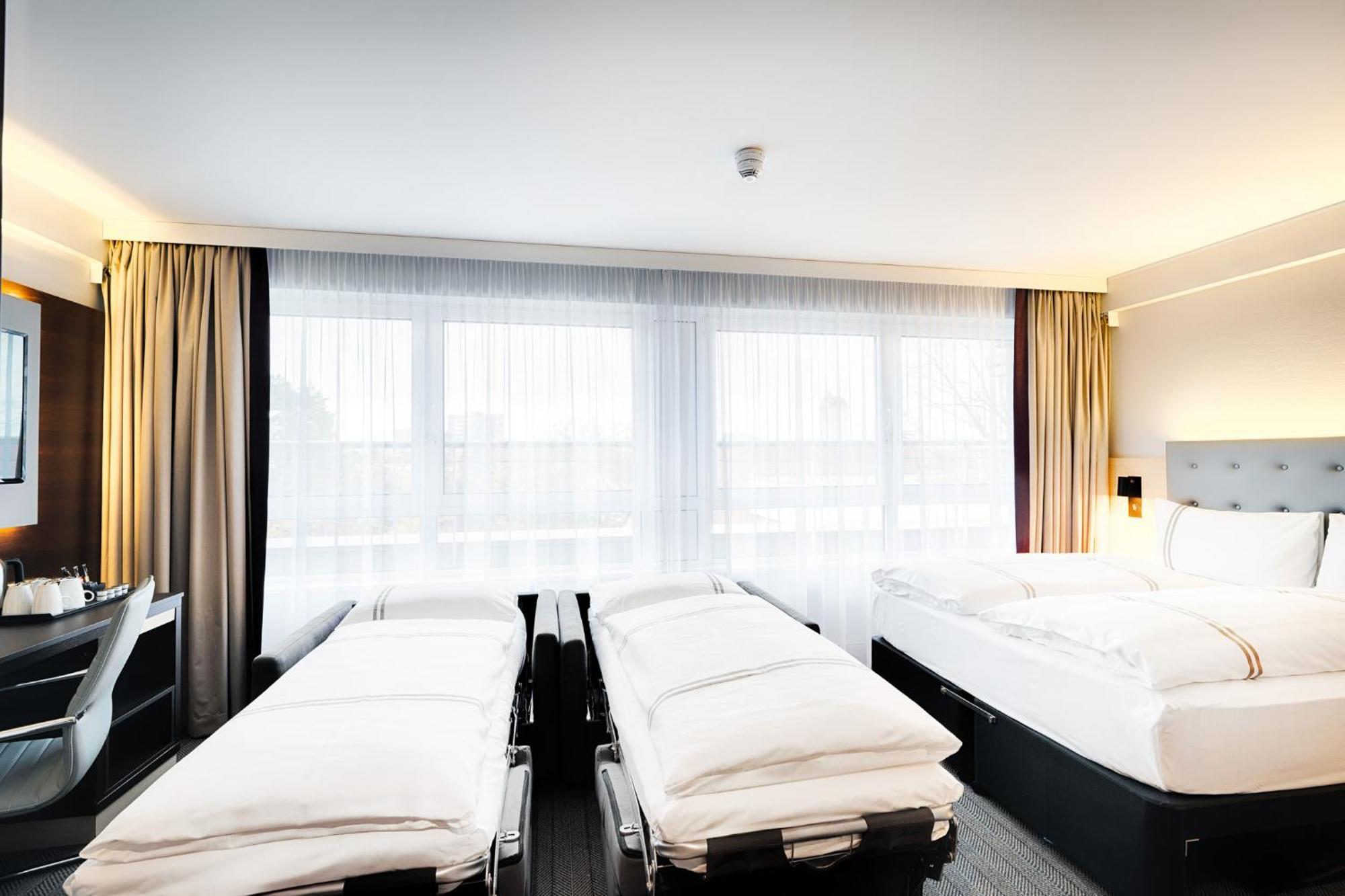 Premier Inn Berlin City Sued Εξωτερικό φωτογραφία