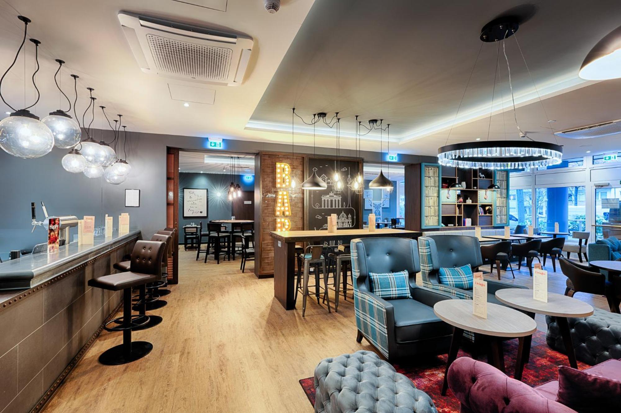 Premier Inn Berlin City Sued Εξωτερικό φωτογραφία